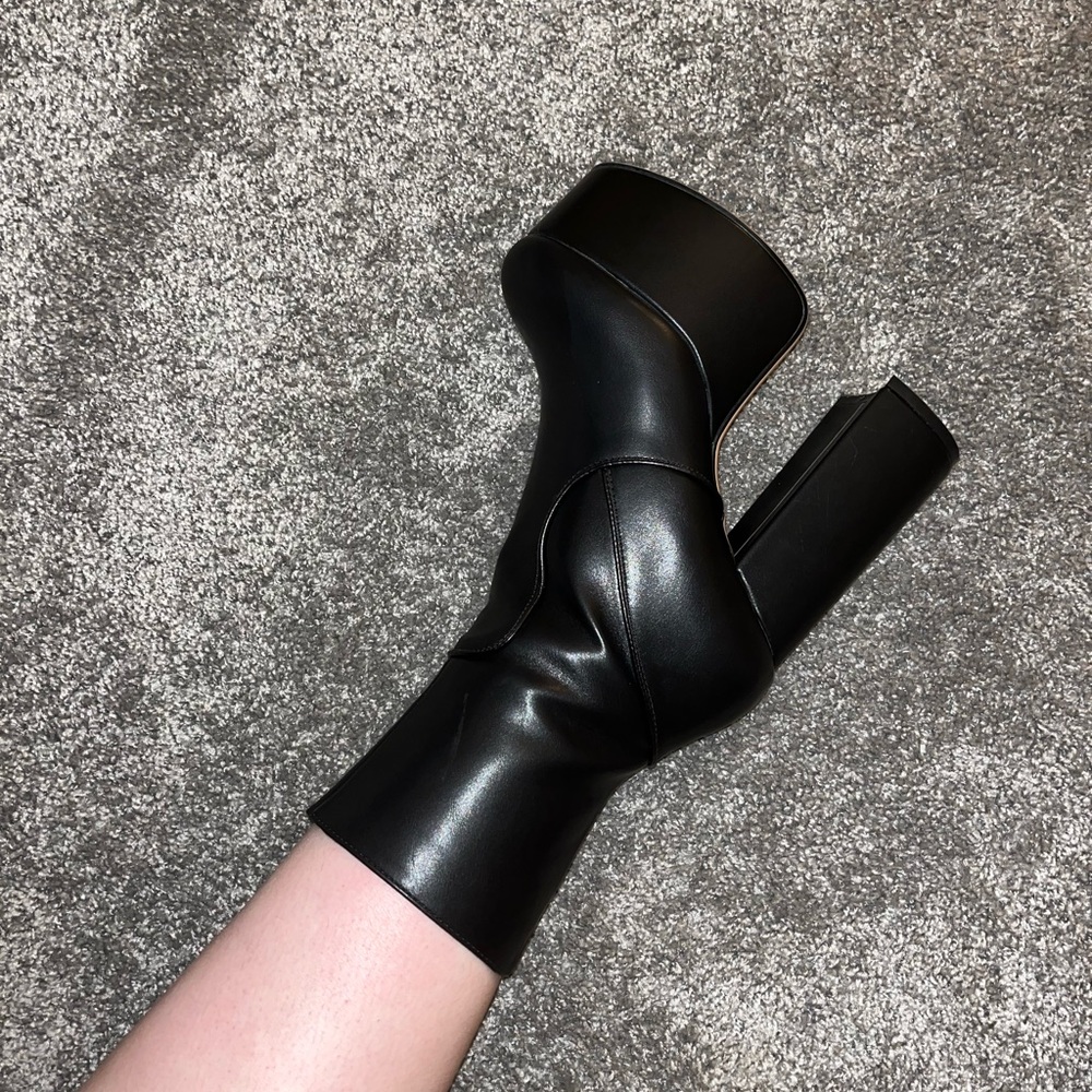 Adore you black xxx-treme platform ankle boots!💋